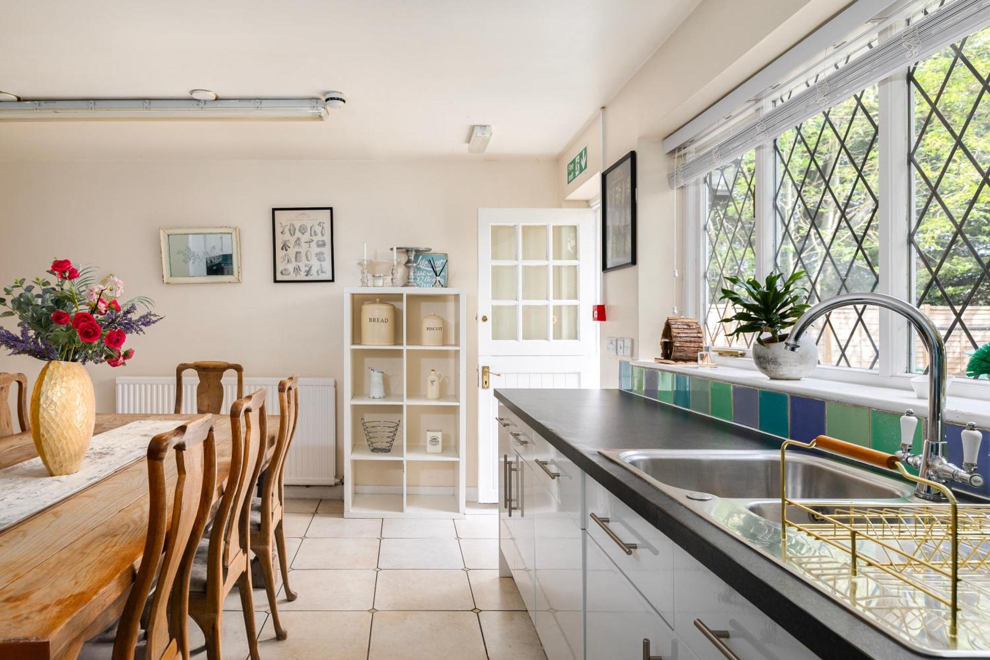 Rural Lodge Stay In Windsor! Hot Tub! Sleeps 20 Bray Bagian luar foto