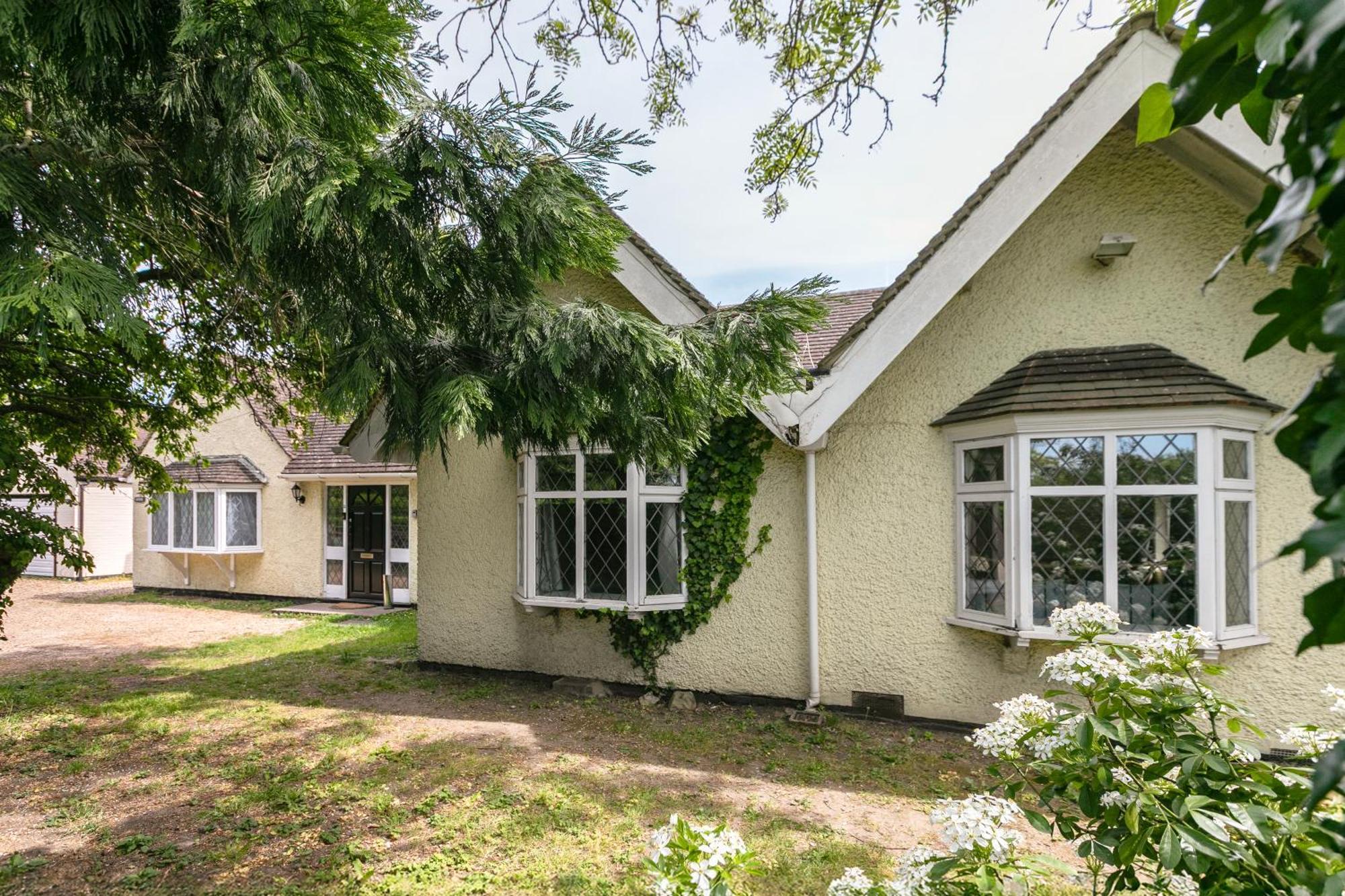 Rural Lodge Stay In Windsor! Hot Tub! Sleeps 20 Bray Bagian luar foto