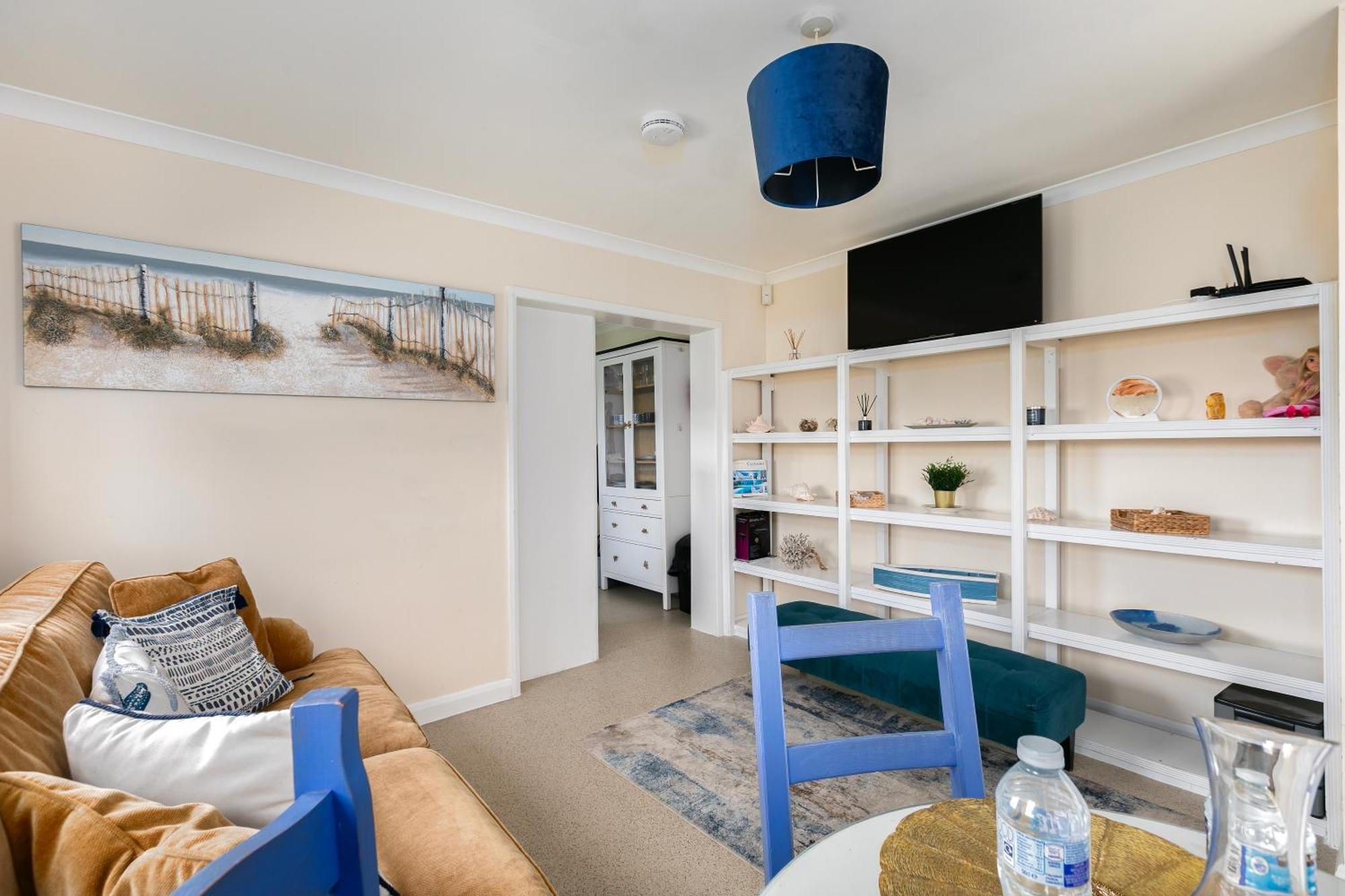 Rural Lodge Stay In Windsor! Hot Tub! Sleeps 20 Bray Bagian luar foto
