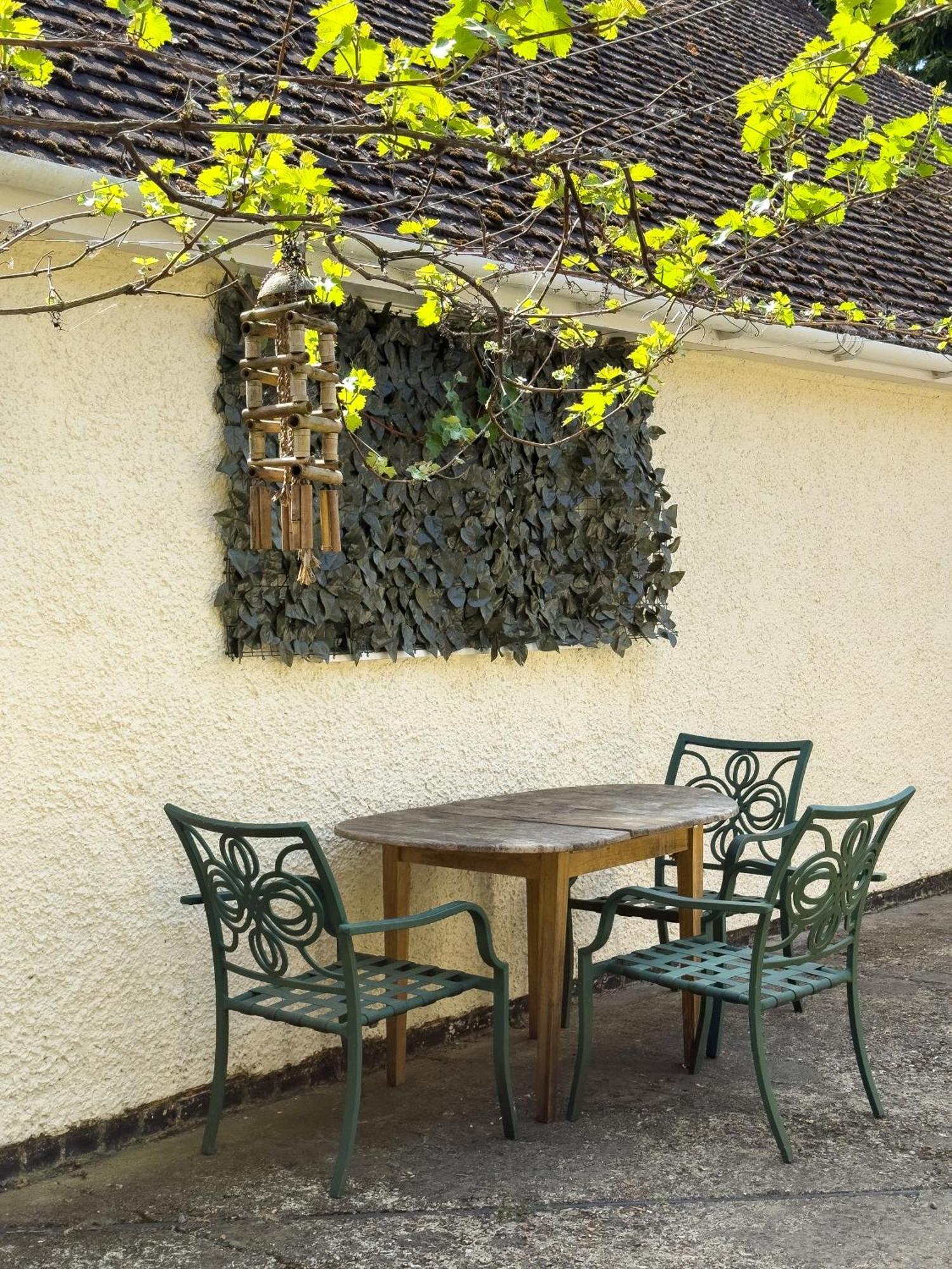 Rural Lodge Stay In Windsor! Hot Tub! Sleeps 20 Bray Bagian luar foto